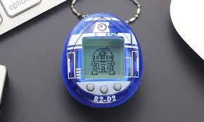 • Tamagotchi: bichinho virtual que exigia cuidados constantes.